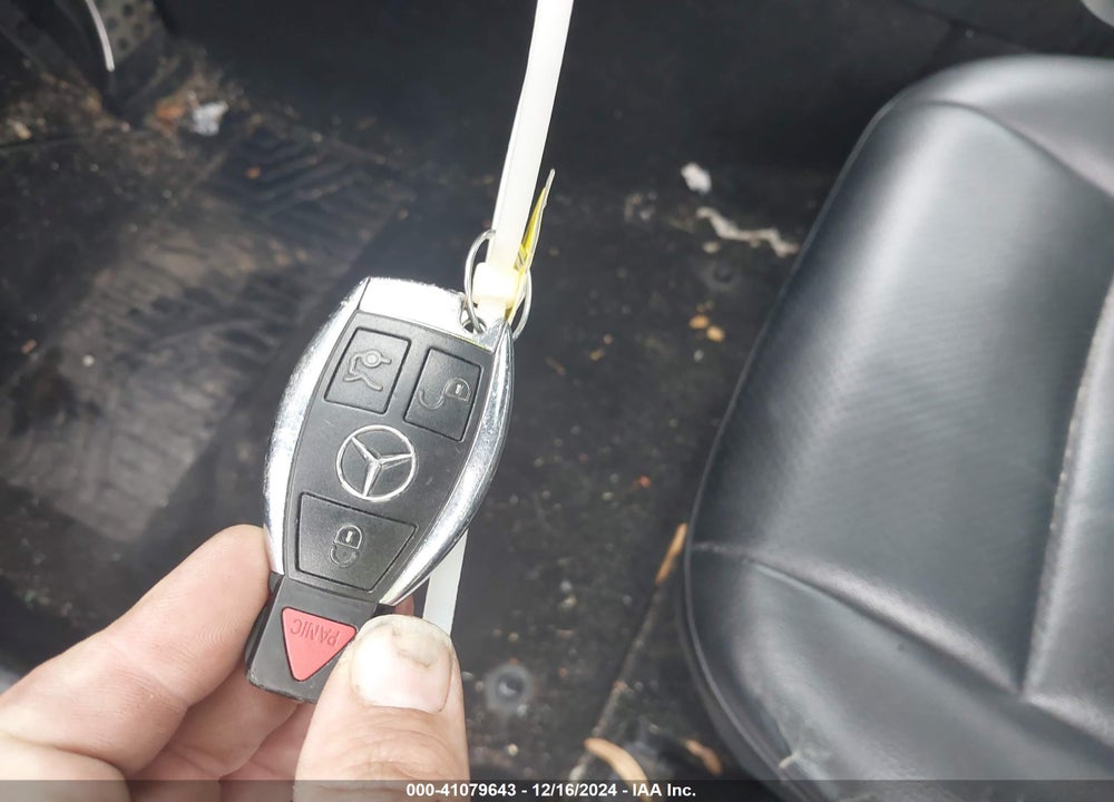 2010 MERCEDES-BENZ C 300 VIN: WDDGF8BB9AR096109