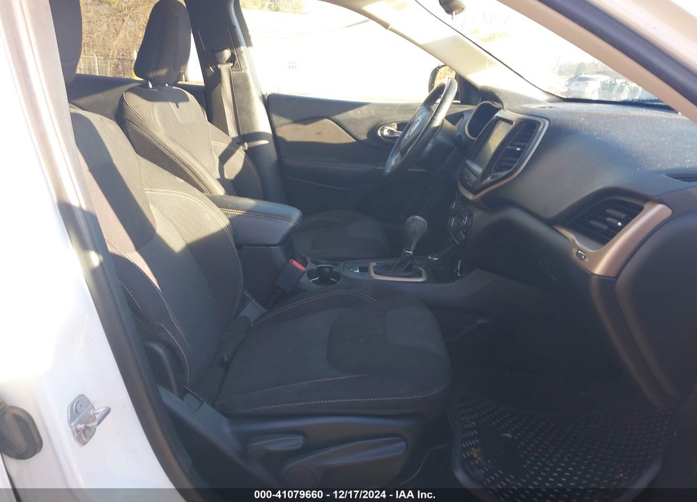 2016 JEEP CHEROKEE LATITUDE VIN: 1C4PJMCB5GW333883