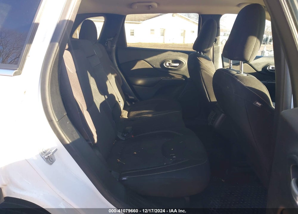 2016 JEEP CHEROKEE LATITUDE VIN: 1C4PJMCB5GW333883