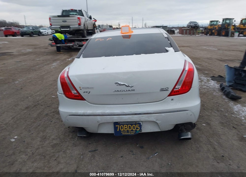 2014 JAGUAR XJ VIN: SAJWJ1CD8E8V65070