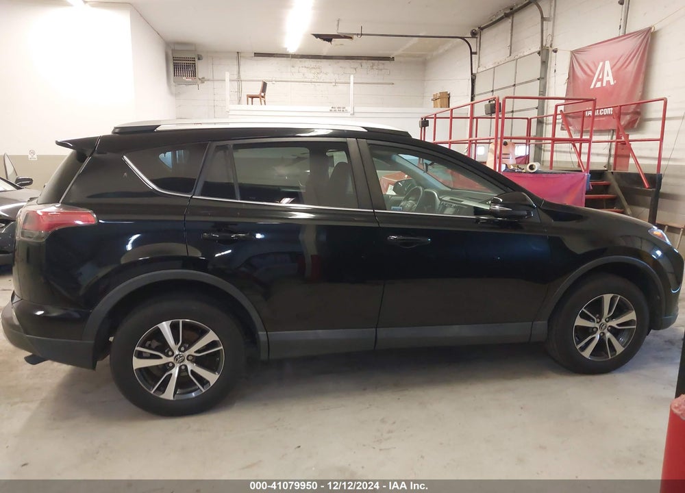 2016 TOYOTA RAV4 XLE VIN: 2T3RFREV7GW447185
