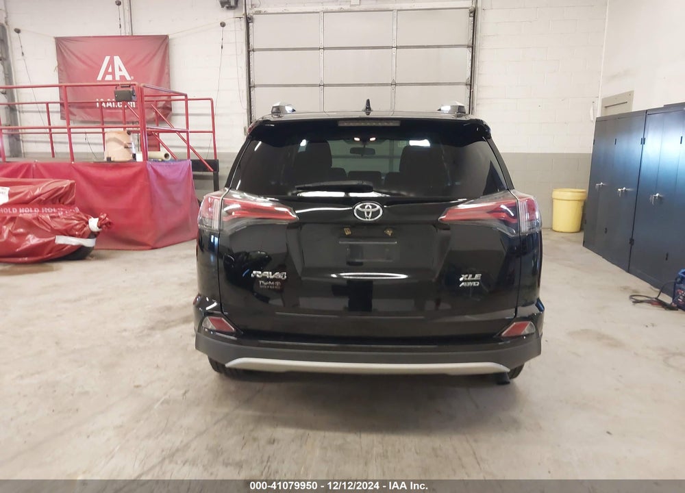 2016 TOYOTA RAV4 XLE VIN: 2T3RFREV7GW447185