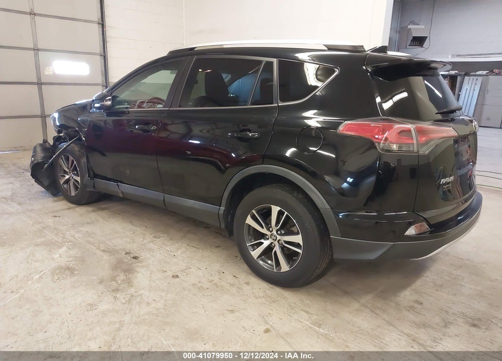 2016 TOYOTA RAV4 XLE VIN: 2T3RFREV7GW447185