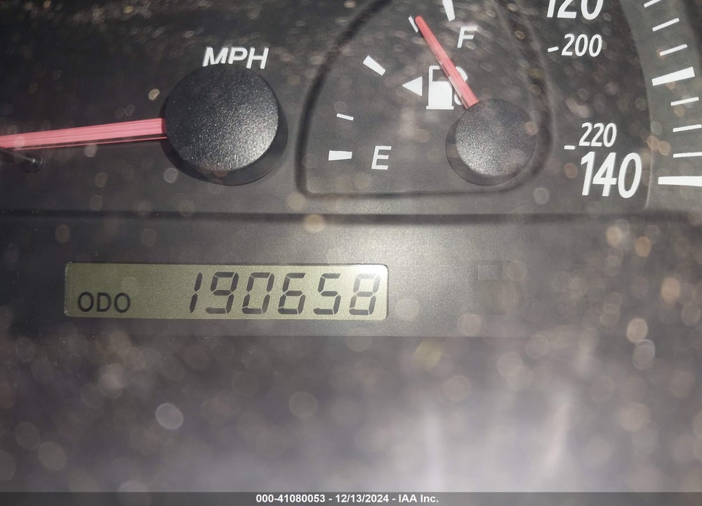 2002 TOYOTA CAMRY XLE VIN: 4T1BE30KX2U112678