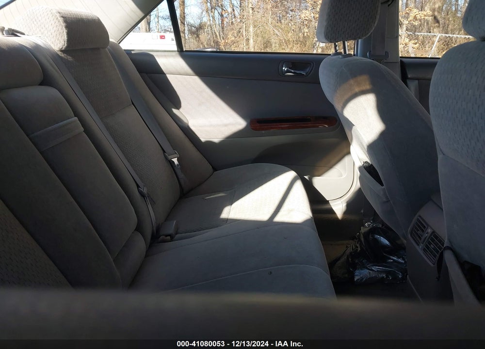 2002 TOYOTA CAMRY XLE VIN: 4T1BE30KX2U112678