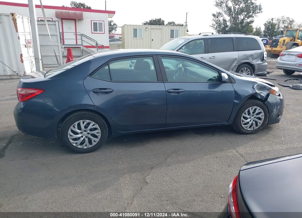 2018 TOYOTA COROLLA LE VIN: 5YFBURHE7JP802716