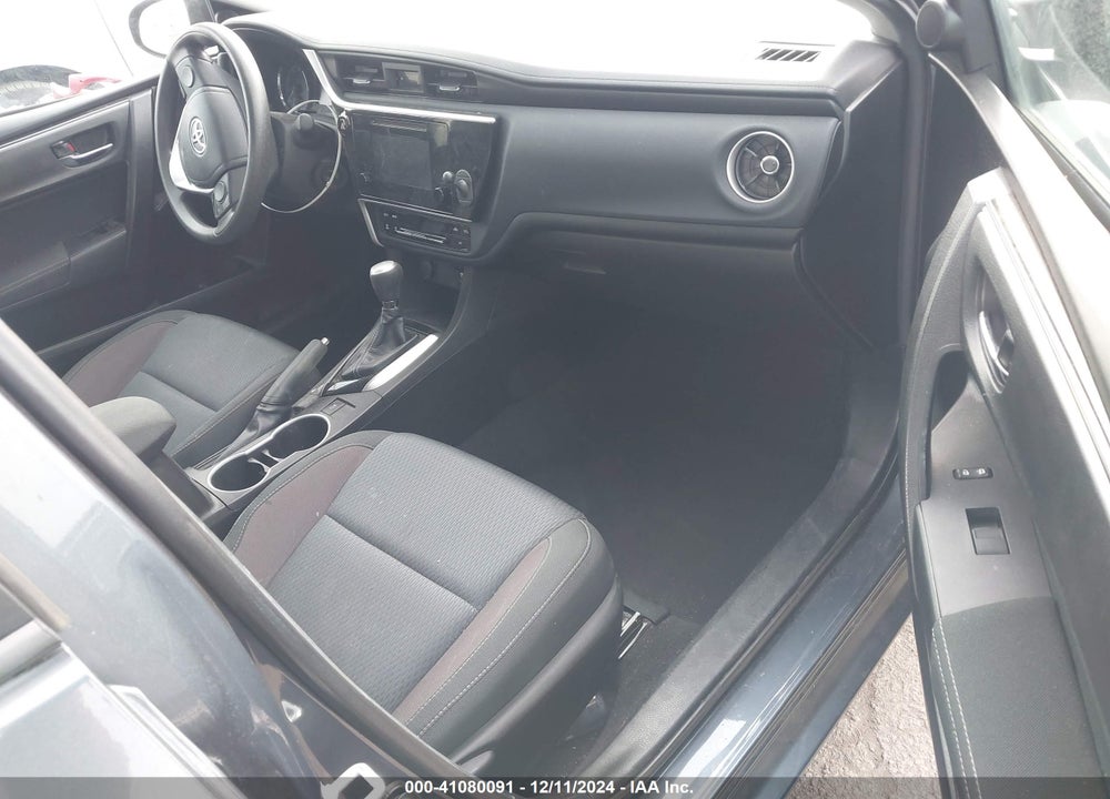 2018 TOYOTA COROLLA LE VIN: 5YFBURHE7JP802716