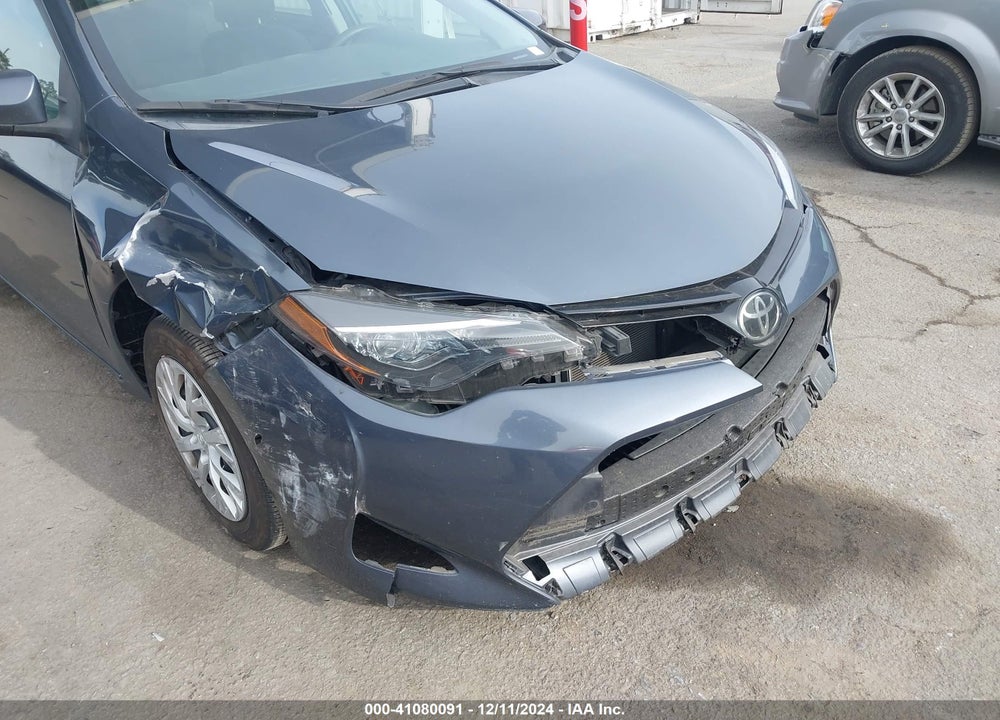 2018 TOYOTA COROLLA LE VIN: 5YFBURHE7JP802716