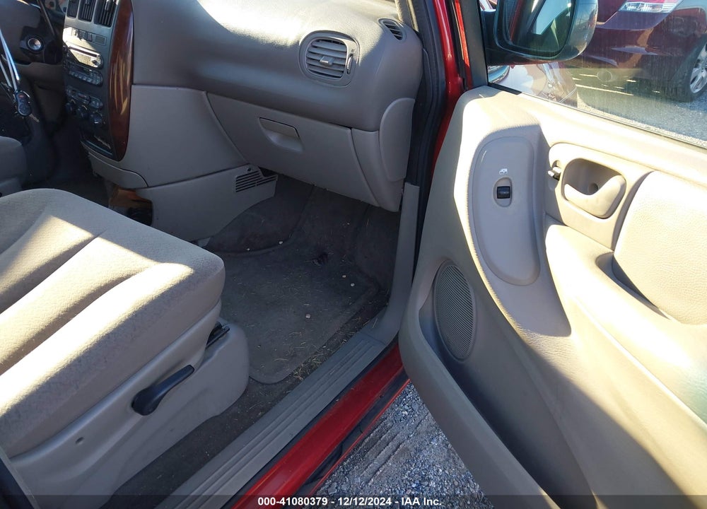2003 CHRYSLER TOWN & COUNTRY LX VIN: 2C4GP44L13R238200