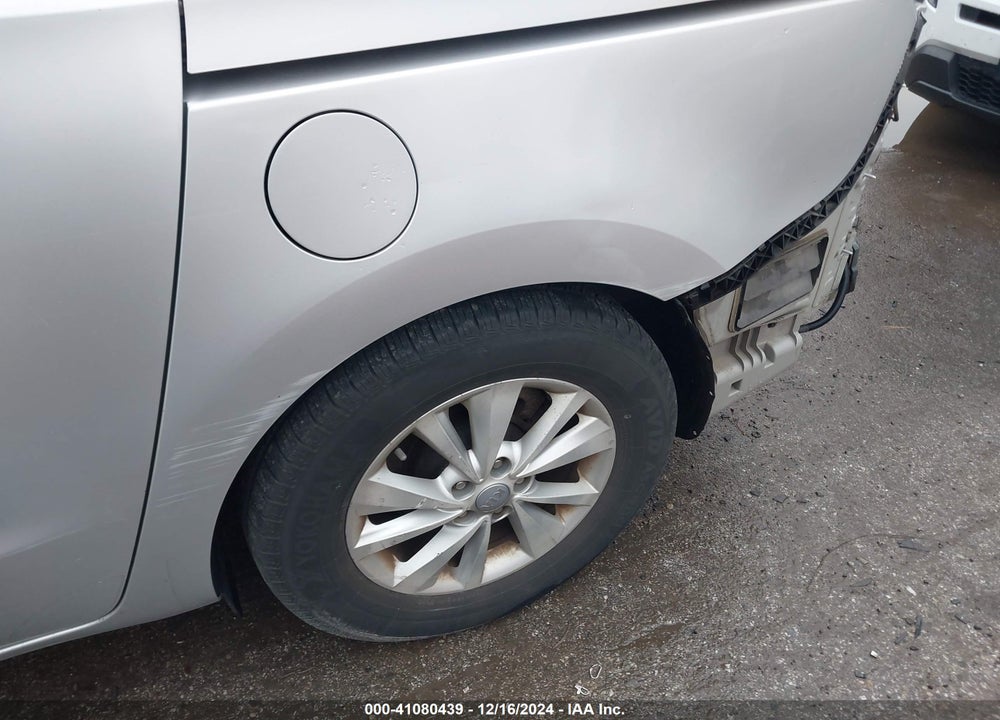 2015 KIA SEDONA LX VIN: KNDMB5C11F6053907