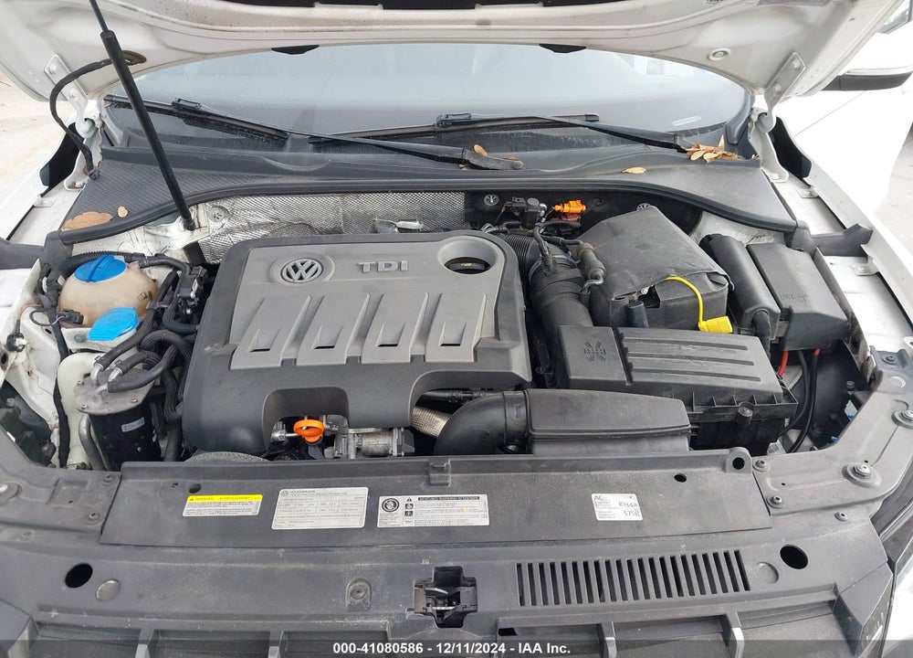 2013 VOLKSWAGEN PASSAT 2.0L TDI SE VIN: 1VWBN7A31DC139647