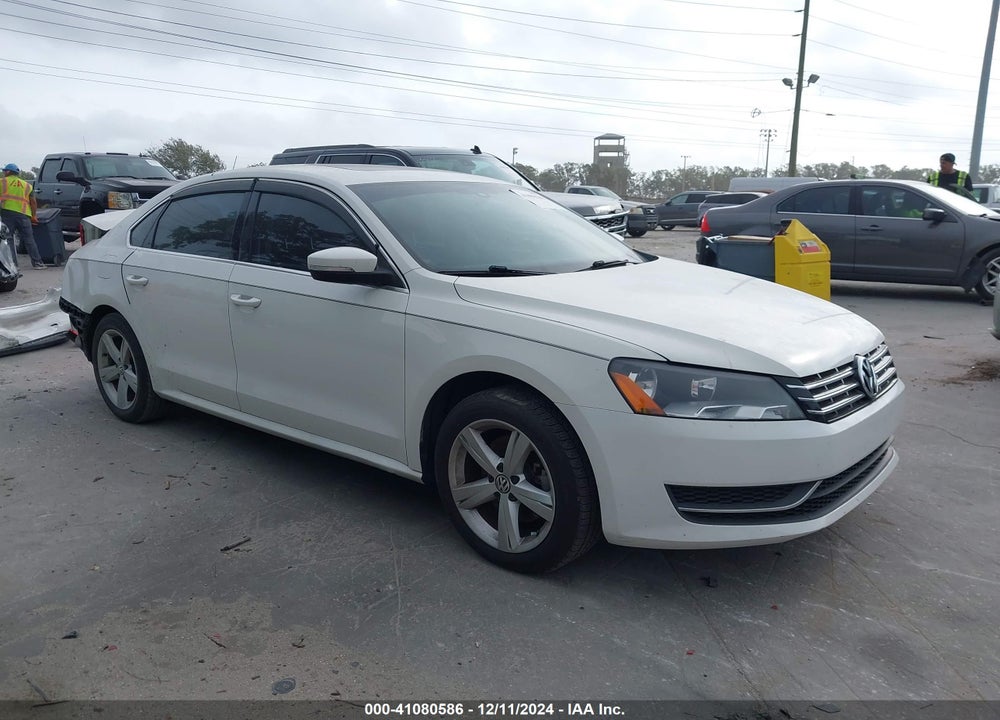 2013 VOLKSWAGEN PASSAT 2.0L TDI SE VIN: 1VWBN7A31DC139647