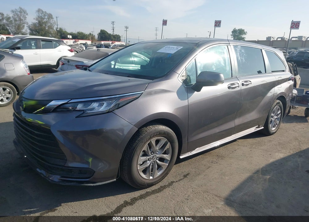 2022 TOYOTA SIENNA LE VIN: 5TDKRKEC1NS098151