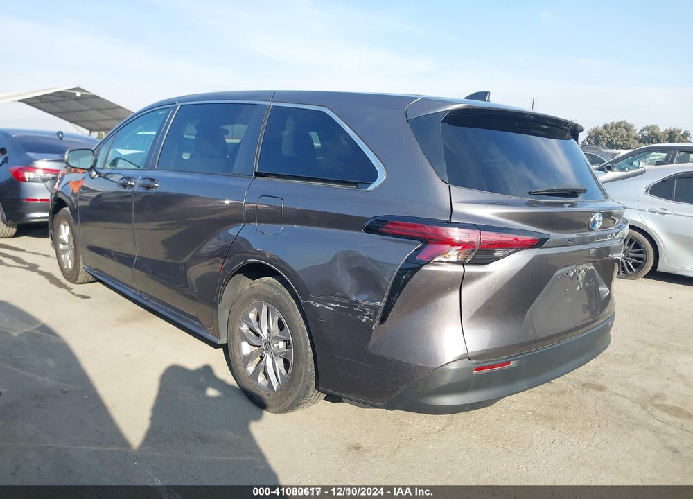 2022 TOYOTA SIENNA LE VIN: 5TDKRKEC1NS098151