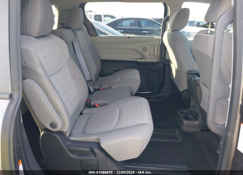 2022 TOYOTA SIENNA LE VIN: 5TDKRKEC1NS098151