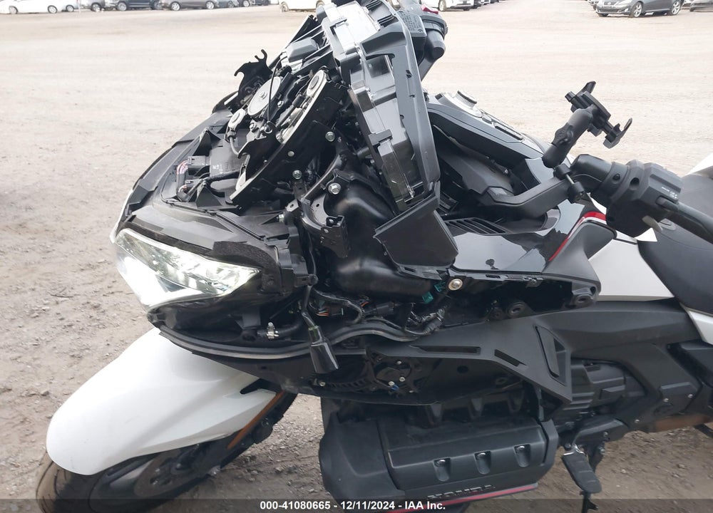 2024 HONDA GL1800 D VIN: JH2SC7973RK600061