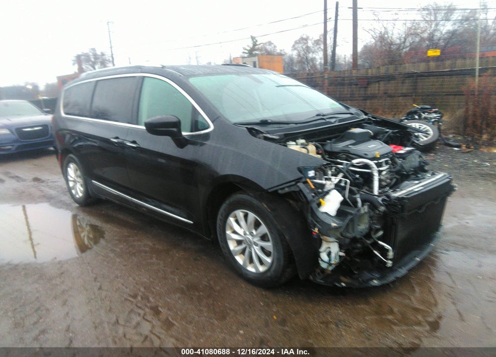 2018 CHRYSLER PACIFICA TOURING L PLUS VIN: 2C4RC1EG6JR293128