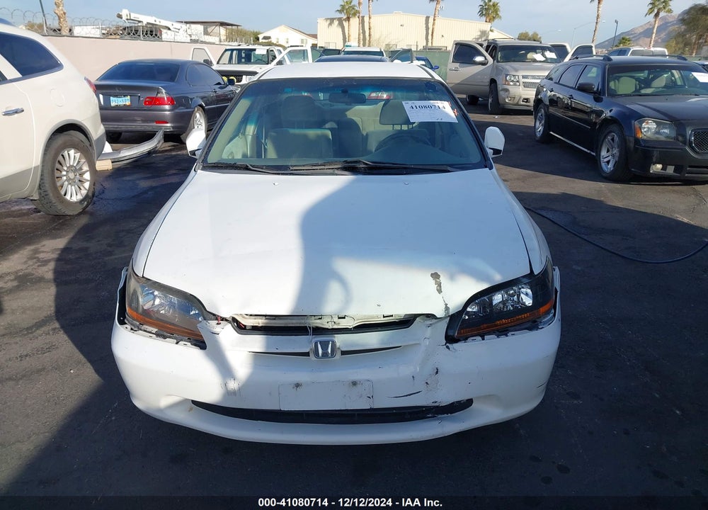 2000 HONDA ACCORD 3.0 LX VIN: 1HGCG1643YA025572