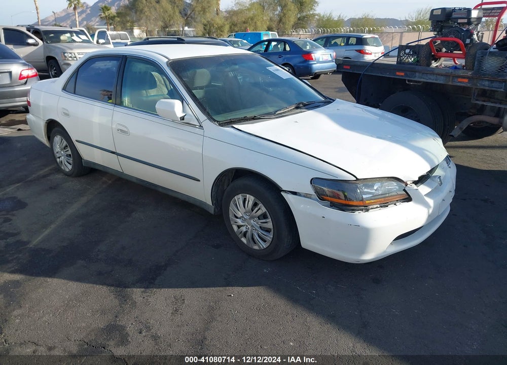 2000 HONDA ACCORD 3.0 LX VIN: 1HGCG1643YA025572