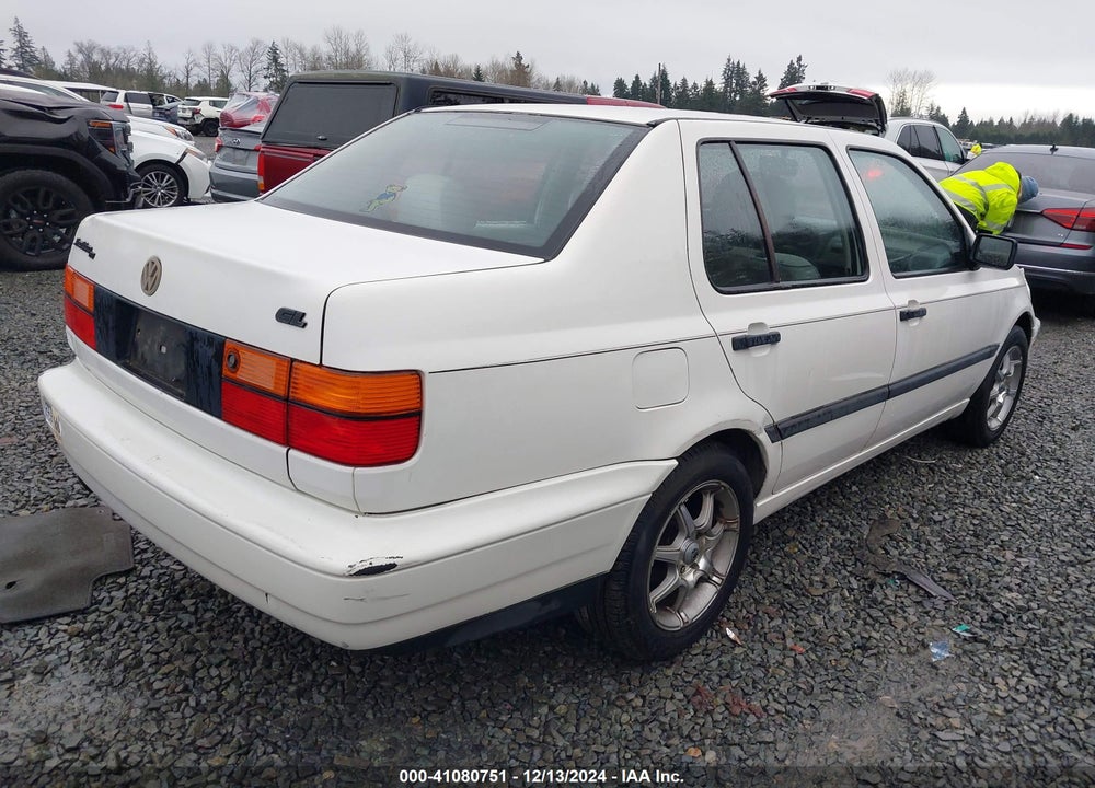 1994 VOLKSWAGEN JETTA VIN: 3VWRA21H1RM010726