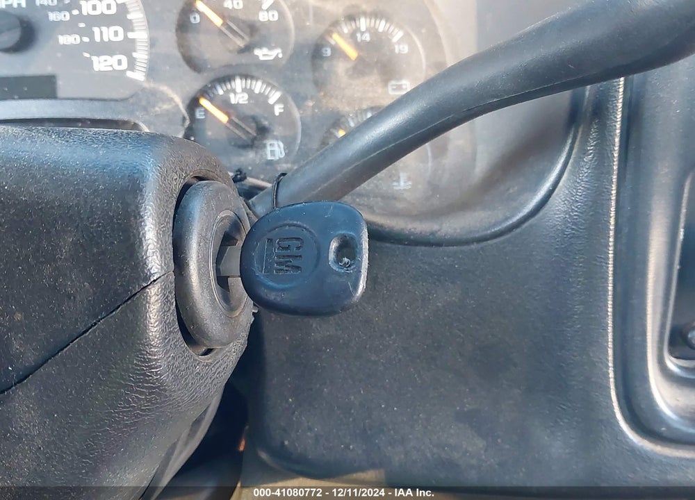 2004 CHEVROLET SILVERADO 2500HD WORK TRUCK VIN: 1GCHC24U74E247494
