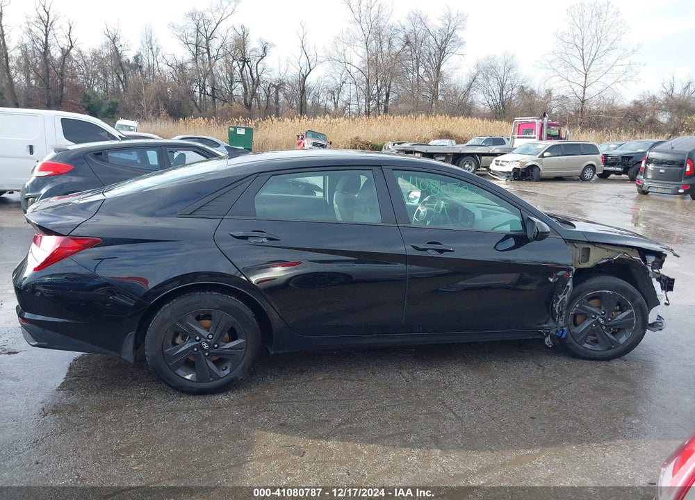2022 HYUNDAI ELANTRA VIN: 5NPLM4AG2NH086054