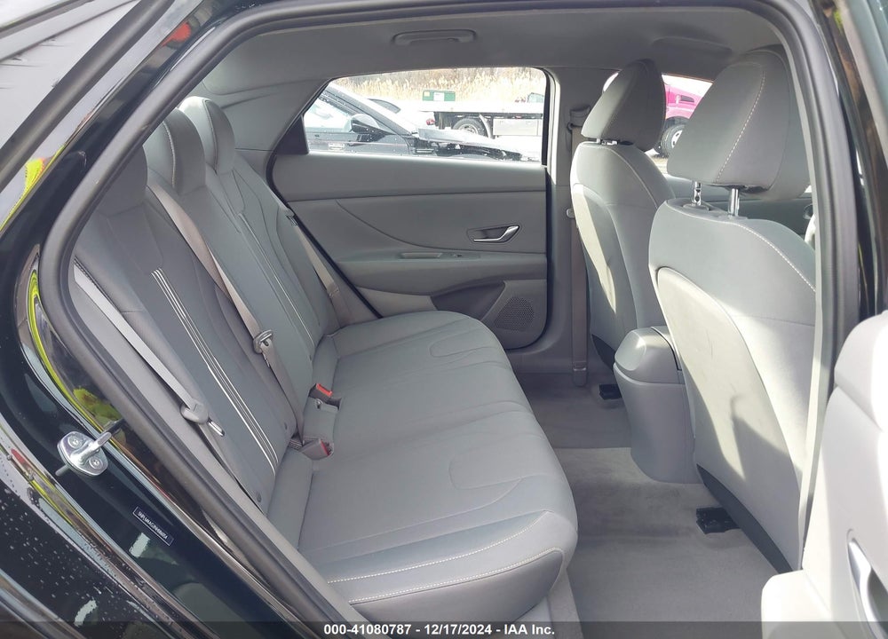 2022 HYUNDAI ELANTRA VIN: 5NPLM4AG2NH086054