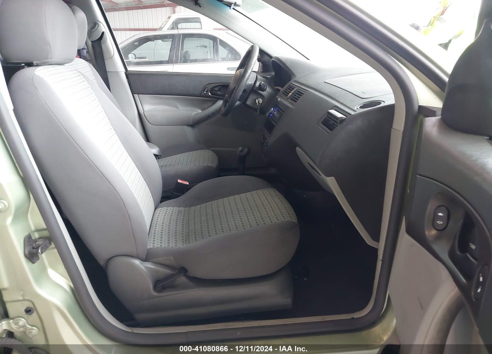 2007 FORD FOCUS S/SE/SES VIN: 1FAFP34N67W198500