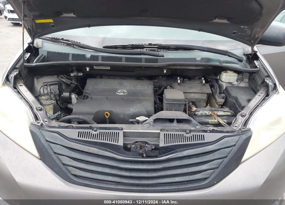2011 TOYOTA SIENNA BASE V6 VIN: 5TDZK3DC6BS171780