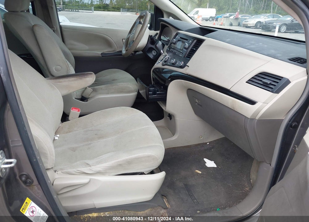 2011 TOYOTA SIENNA BASE V6 VIN: 5TDZK3DC6BS171780