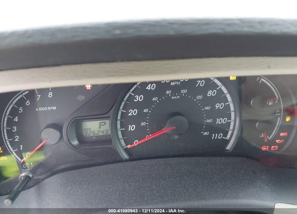 2011 TOYOTA SIENNA BASE V6 VIN: 5TDZK3DC6BS171780