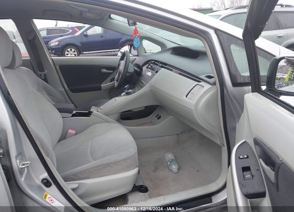 2011 TOYOTA PRIUS TWO VIN: JTDKN3DU9B0284434