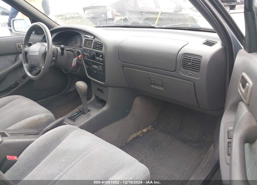 1994 TOYOTA CAMRY LE VIN: 4T1SK12E8RU848100