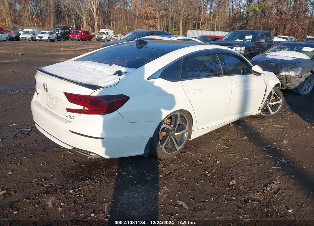 2018 HONDA ACCORD VIN: 1HGCV2F34JA009616