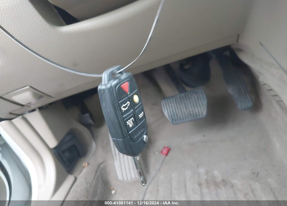 2011 VOLVO XC90 3.2 VIN: YV4952CY0B1586697