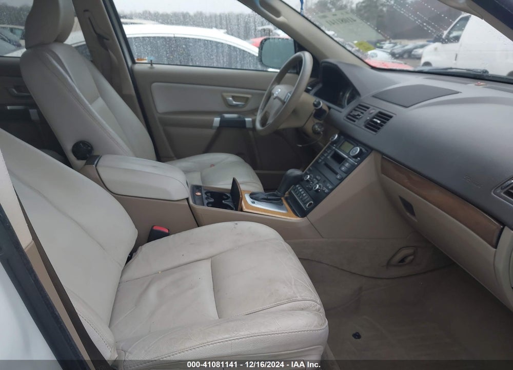 2011 VOLVO XC90 3.2 VIN: YV4952CY0B1586697