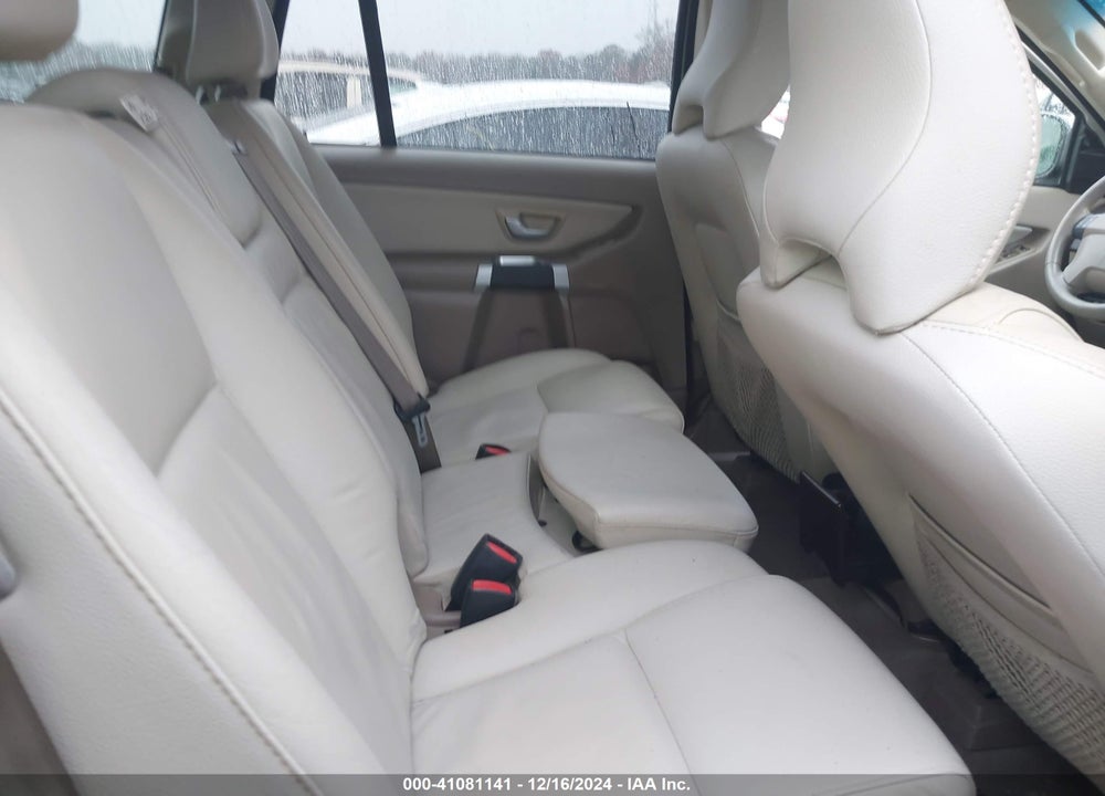 2011 VOLVO XC90 3.2 VIN: YV4952CY0B1586697