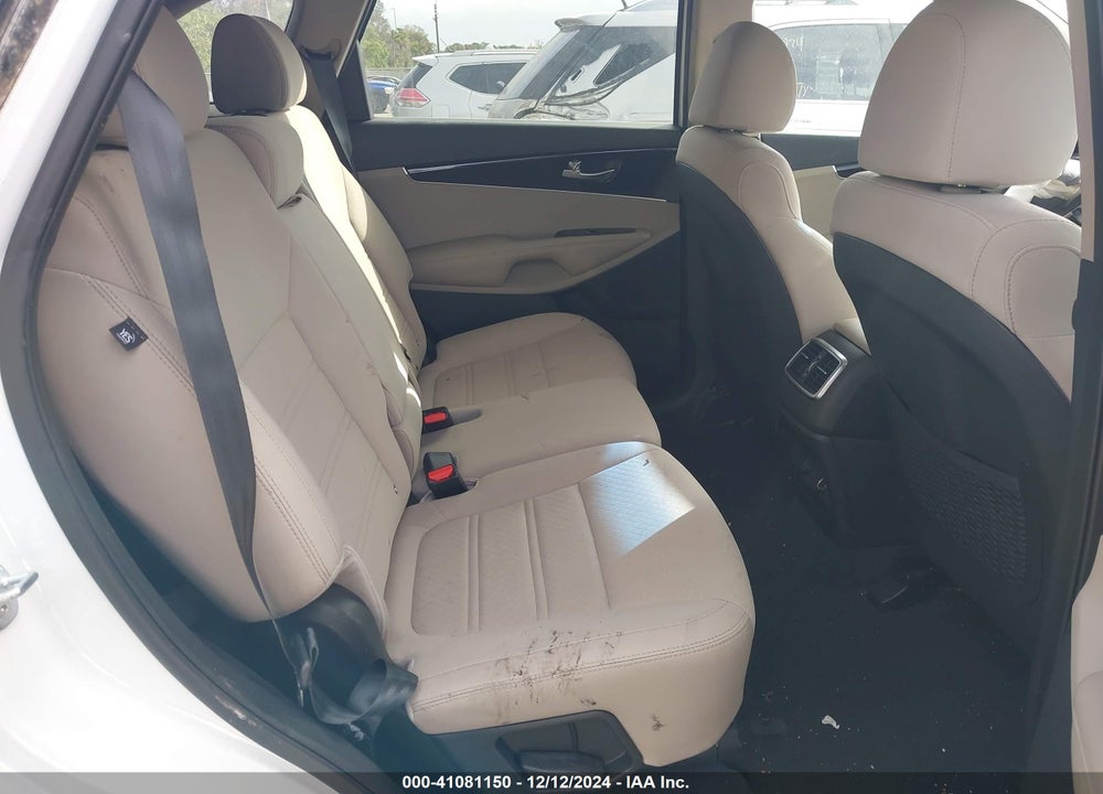 2019 KIA SORENTO 3.3L LX VIN: 5XYPG4A52KG494371