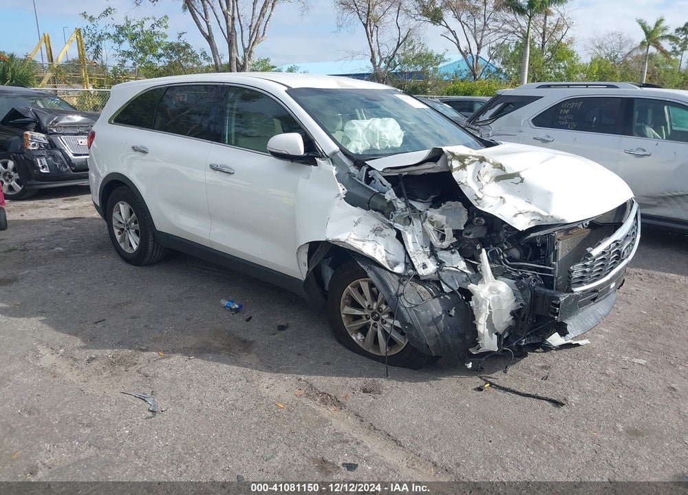2019 KIA SORENTO 3.3L LX VIN: 5XYPG4A52KG494371