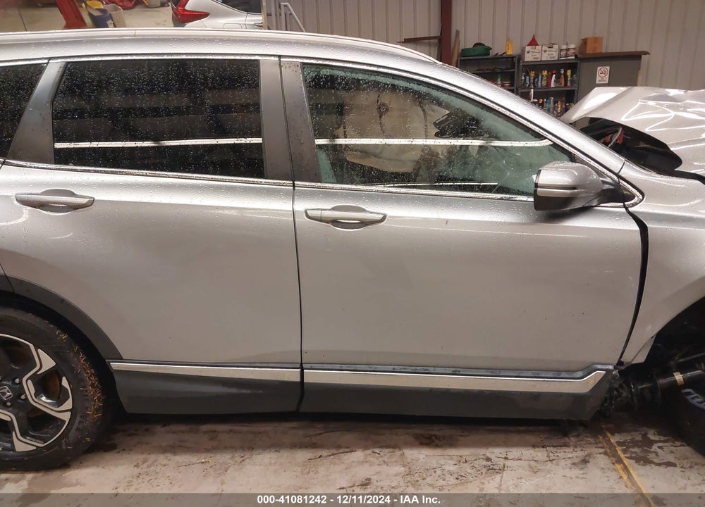 2017 HONDA CR-V TOURING VIN: 2HKRW2H94HH637086