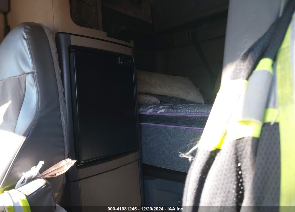 2017 FREIGHTLINER CASCADIA 125 VIN: 3AKJGLDR6HSHV0944