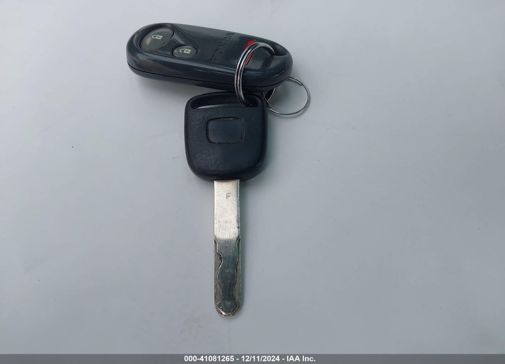 2005 HONDA CIVIC LX VIN: 2HGES16565H603175