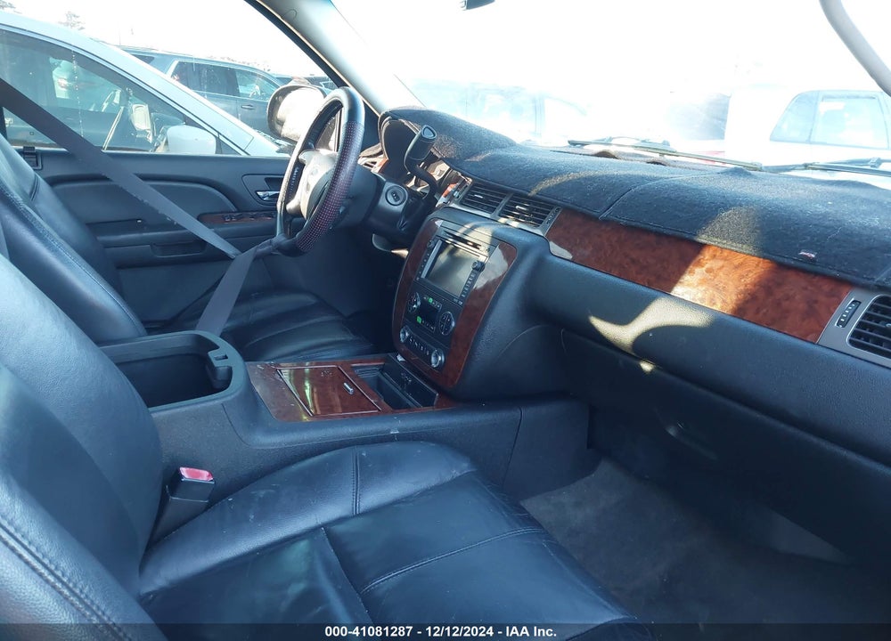 2008 CHEVROLET TAHOE LTZ VIN: 1GNFC13J38R144068