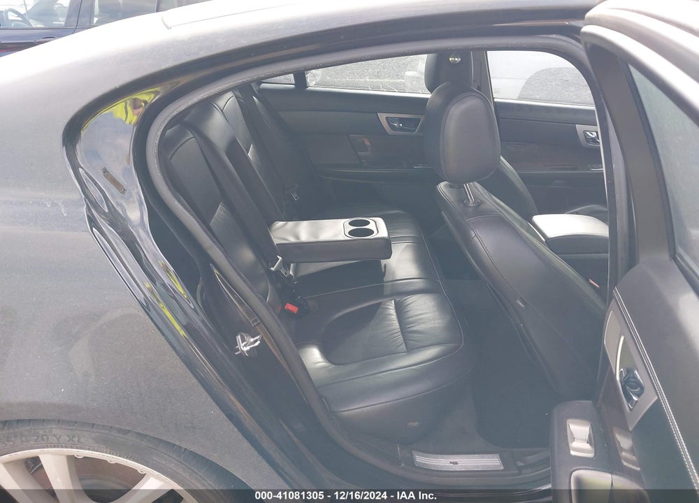 2011 JAGUAR XF VIN: SAJWA0GB4BLR81967