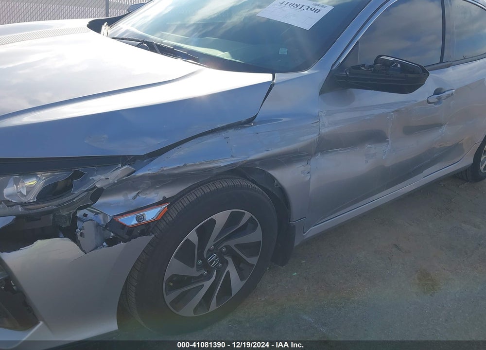 2019 HONDA CIVIC LX VIN: SHHFK7H39KU218470