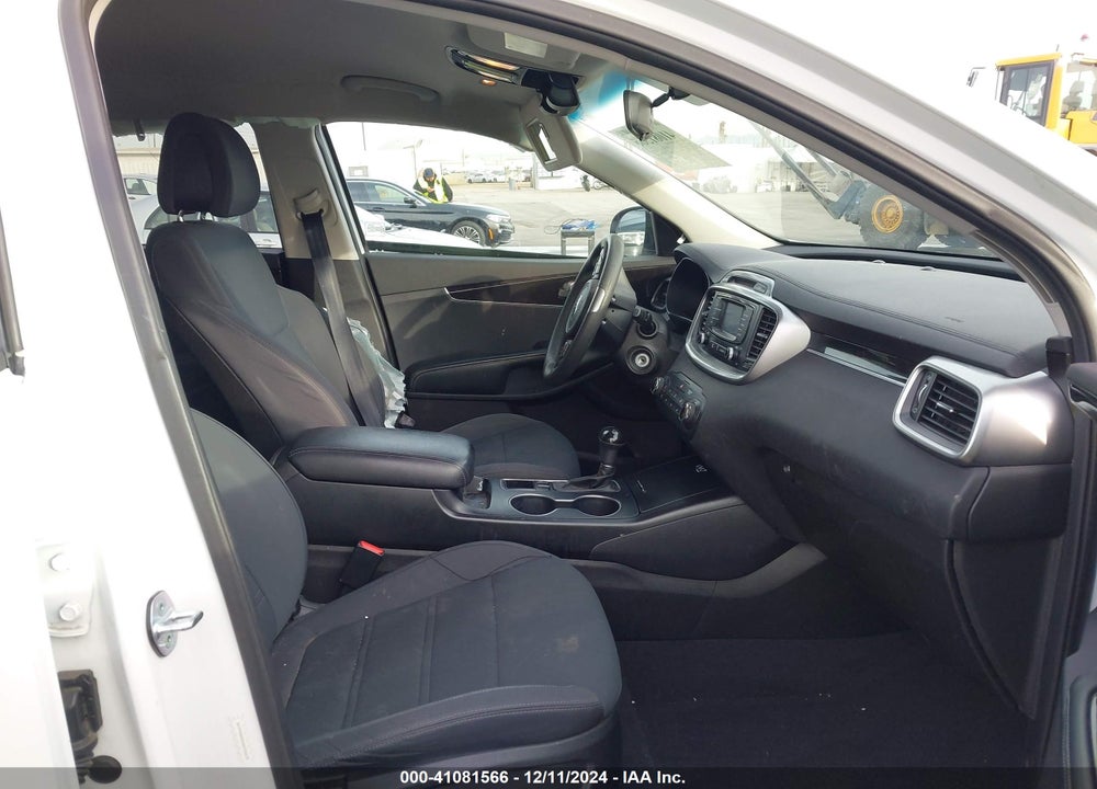 2016 KIA SORENTO 2.4L LX VIN: 5XYPG4A3XGG055635