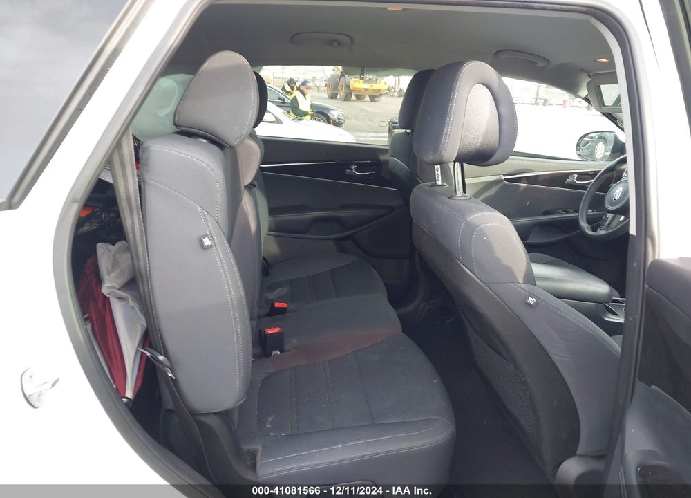 2016 KIA SORENTO 2.4L LX VIN: 5XYPG4A3XGG055635