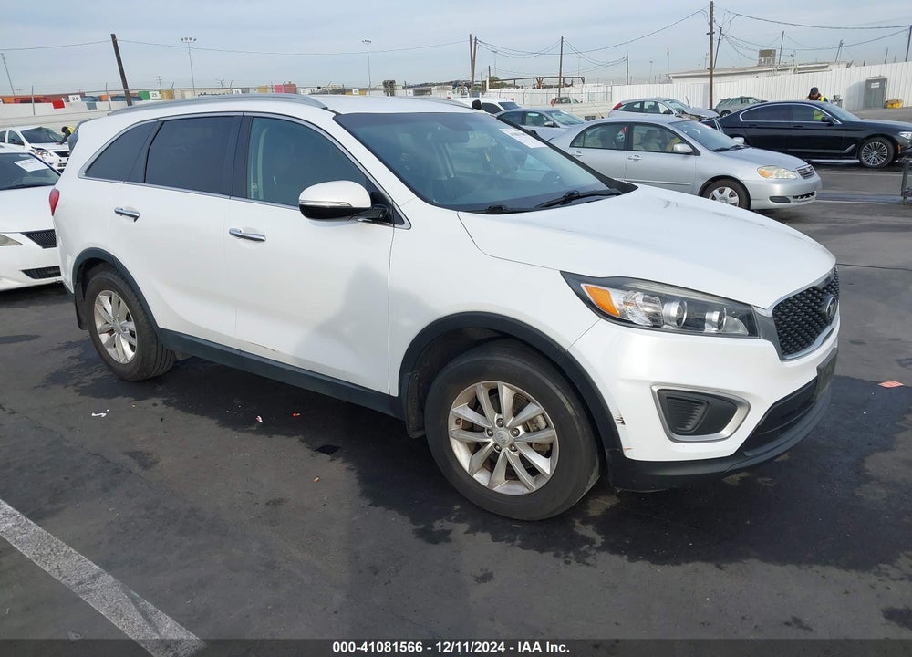 2016 KIA SORENTO 2.4L LX VIN: 5XYPG4A3XGG055635