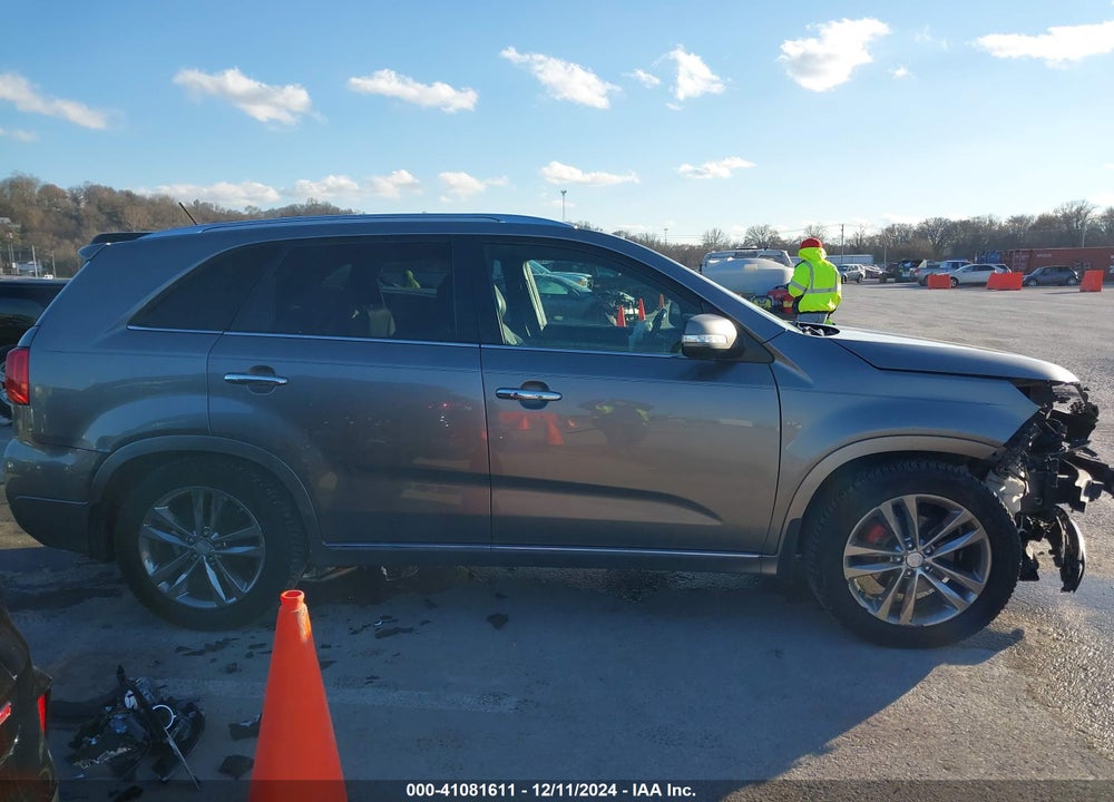 2014 KIA SORENTO LIMITED V6 VIN: 5XYKW4A75EG538852