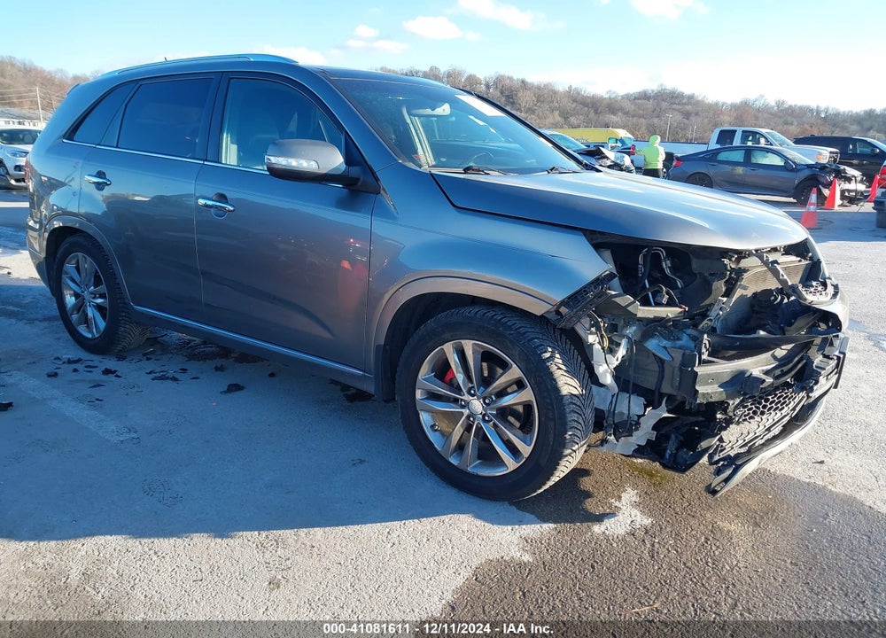2014 KIA SORENTO LIMITED V6 VIN: 5XYKW4A75EG538852